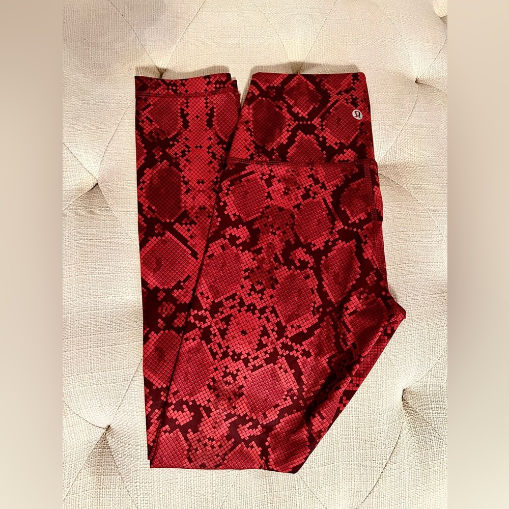 NWOT Lululemon Wunder Under High Waist Red Snakeskin Leggings sz2 25”
